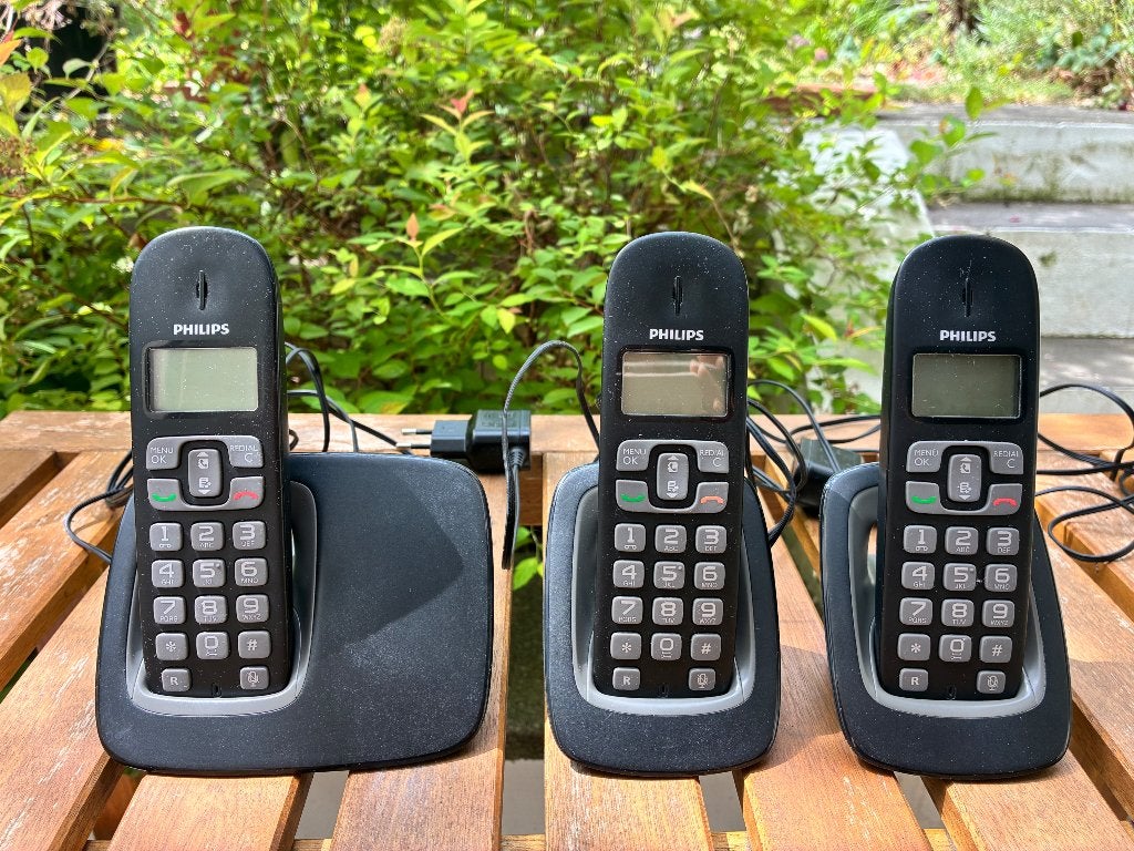 Proximus twist 304 trio draadloze telefoon, Ophalen, Zo goed als nieuw, 3 handsets