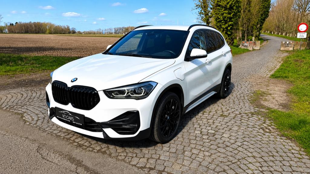 BMW X1 25E PHEV / ADAPTIVE CRUISE / TREKHAAK / LED / GARANTI, 42 g/km, Wit, Leder, Hybride Elektrisch/Benzine