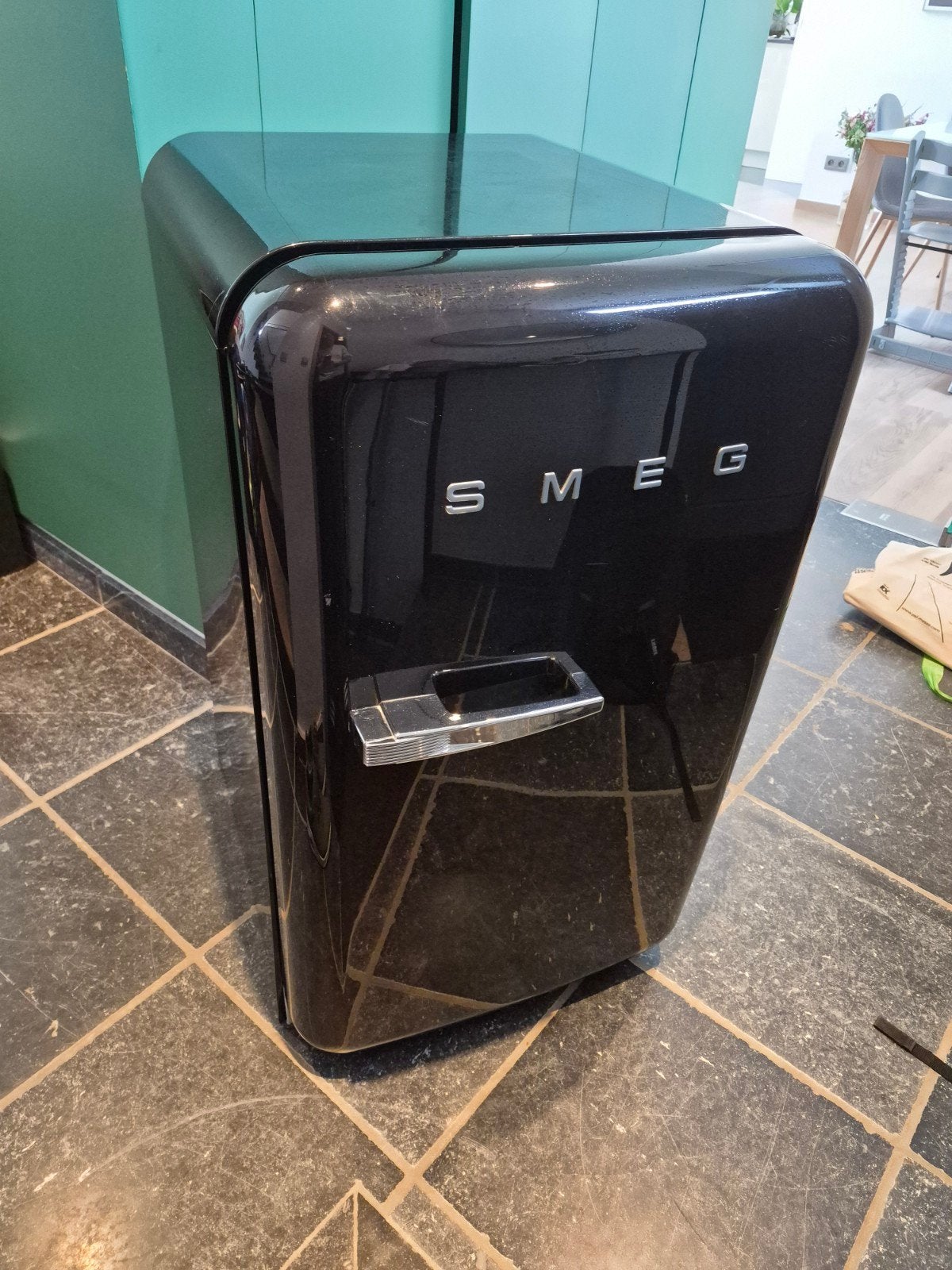 Réfrigérateur SMEG rétro noir – petit format – Design années, Electroménager, Enlèvement