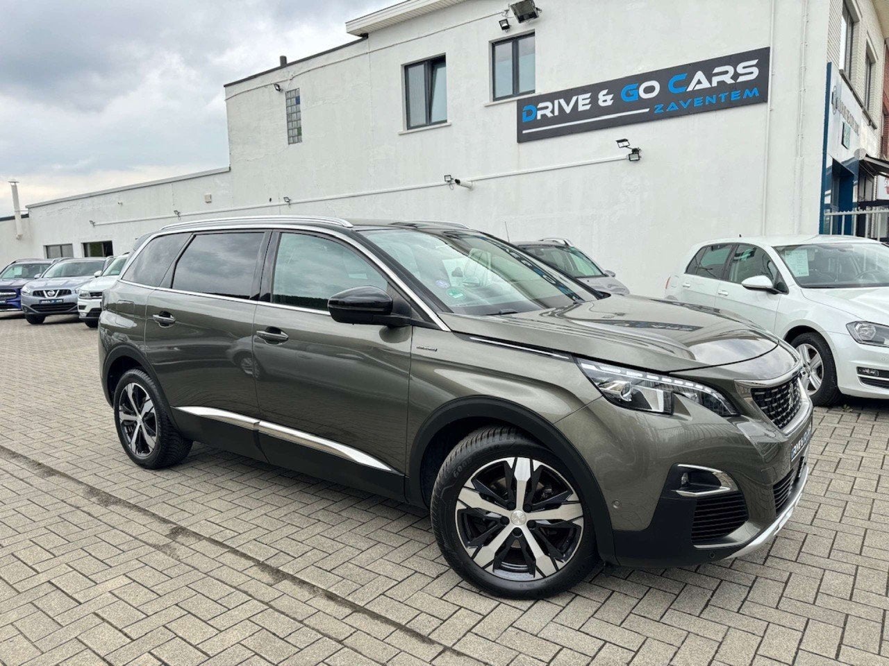 Peugeot 5008 GT GT Line 1.6 180pk EAT8 7-Zit Full KETTING, Auto's, Peugeot, Gebruikt, 4 cilinders, Start-stop-systeem, Leder