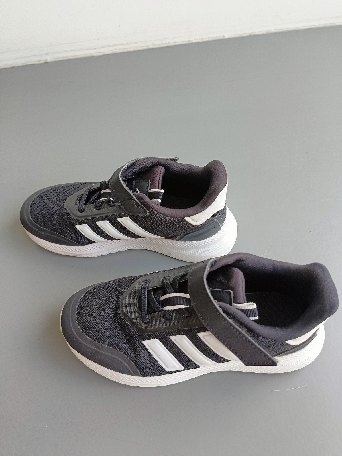 Adidas sportschoenen, Ophalen, Adidas, Zo goed als nieuw, Jongen of Meisje