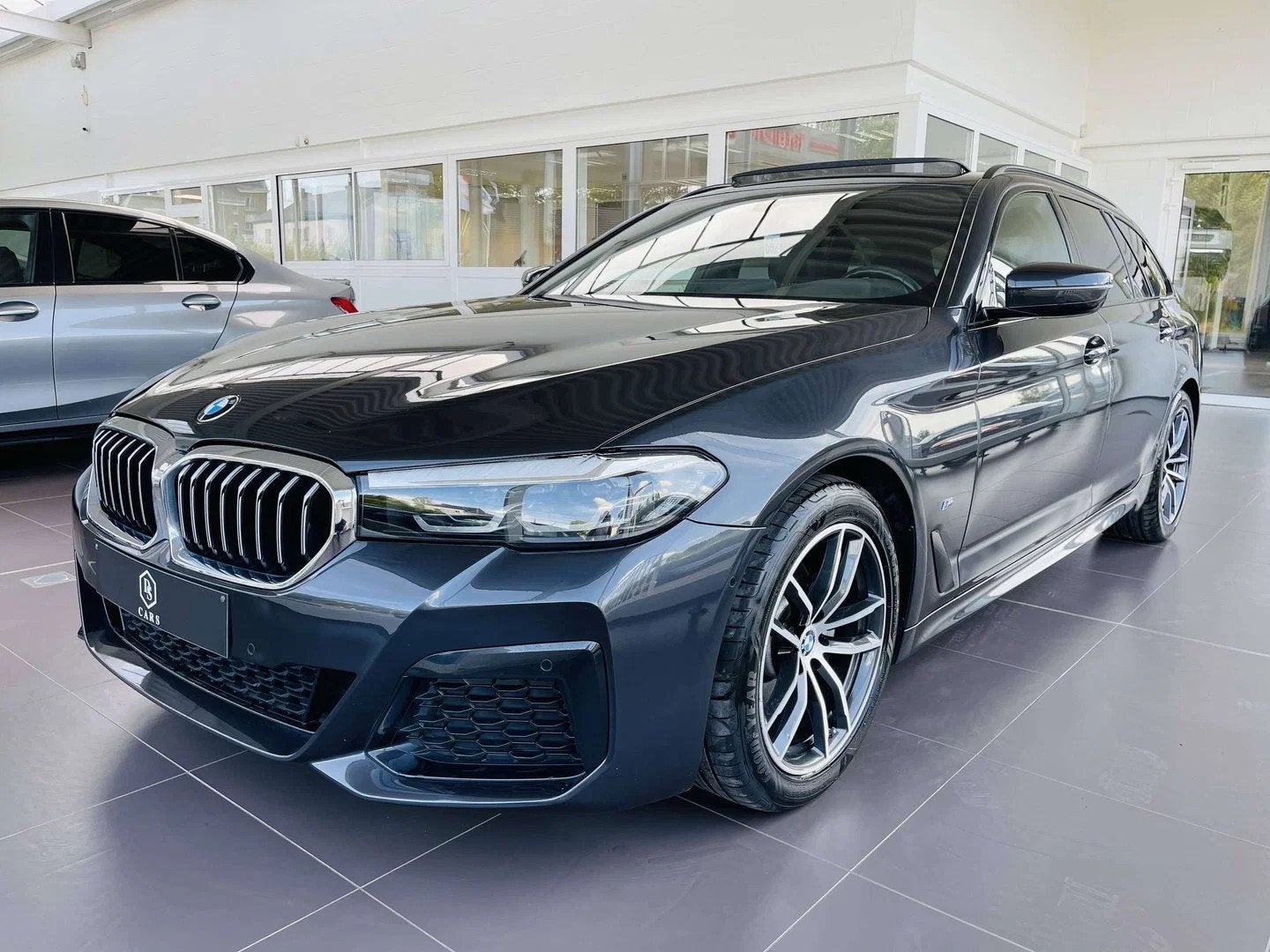 BMW 5 Serie 520 dA * GARANTIE + PACK M + TOIT PANO + LED + G, Cuir, Argent ou Gris, Euro 6, Entreprise