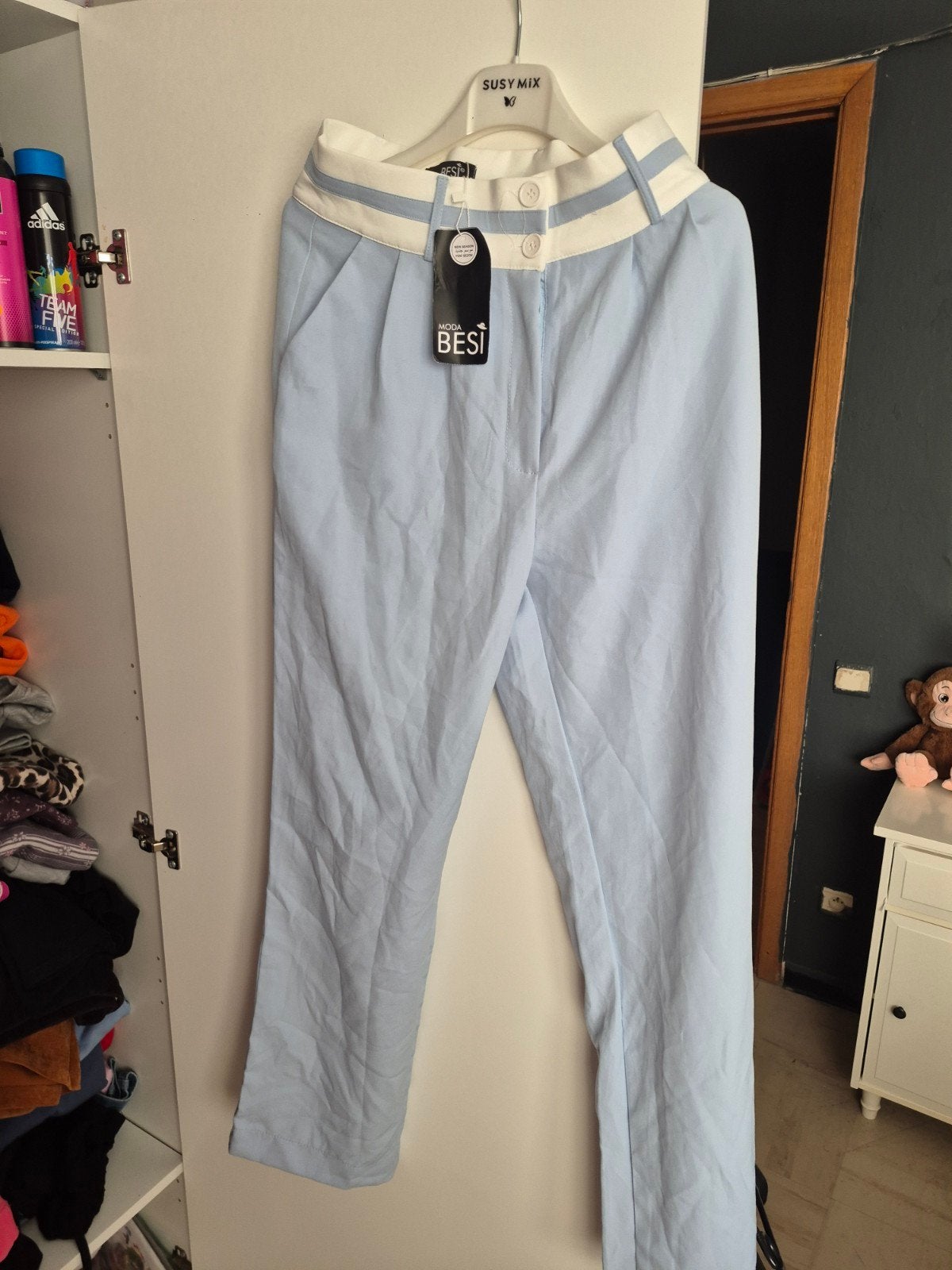 Nieuw broek maat 38 heel klein puntje op, Kleding | Dames, Broeken en Pantalons, Ophalen of Verzenden, Maat 38/40 (M)
