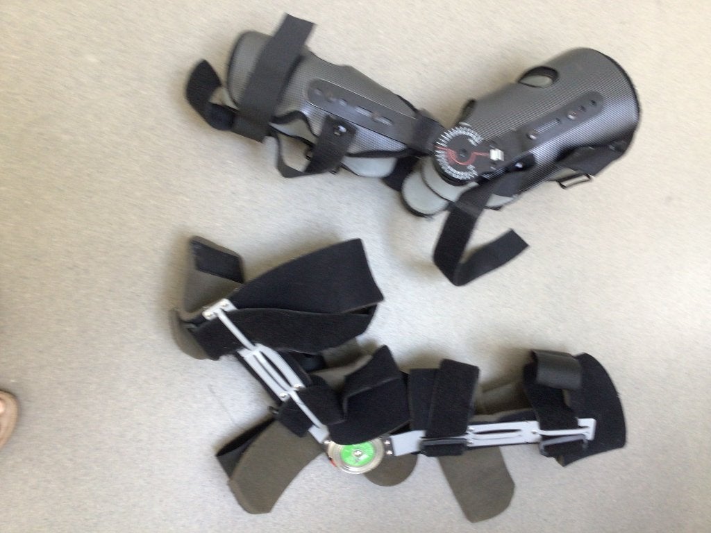 Knie brace verstelbaar 2 stuks, Sport en Fitness, Ophalen, Gebruikt