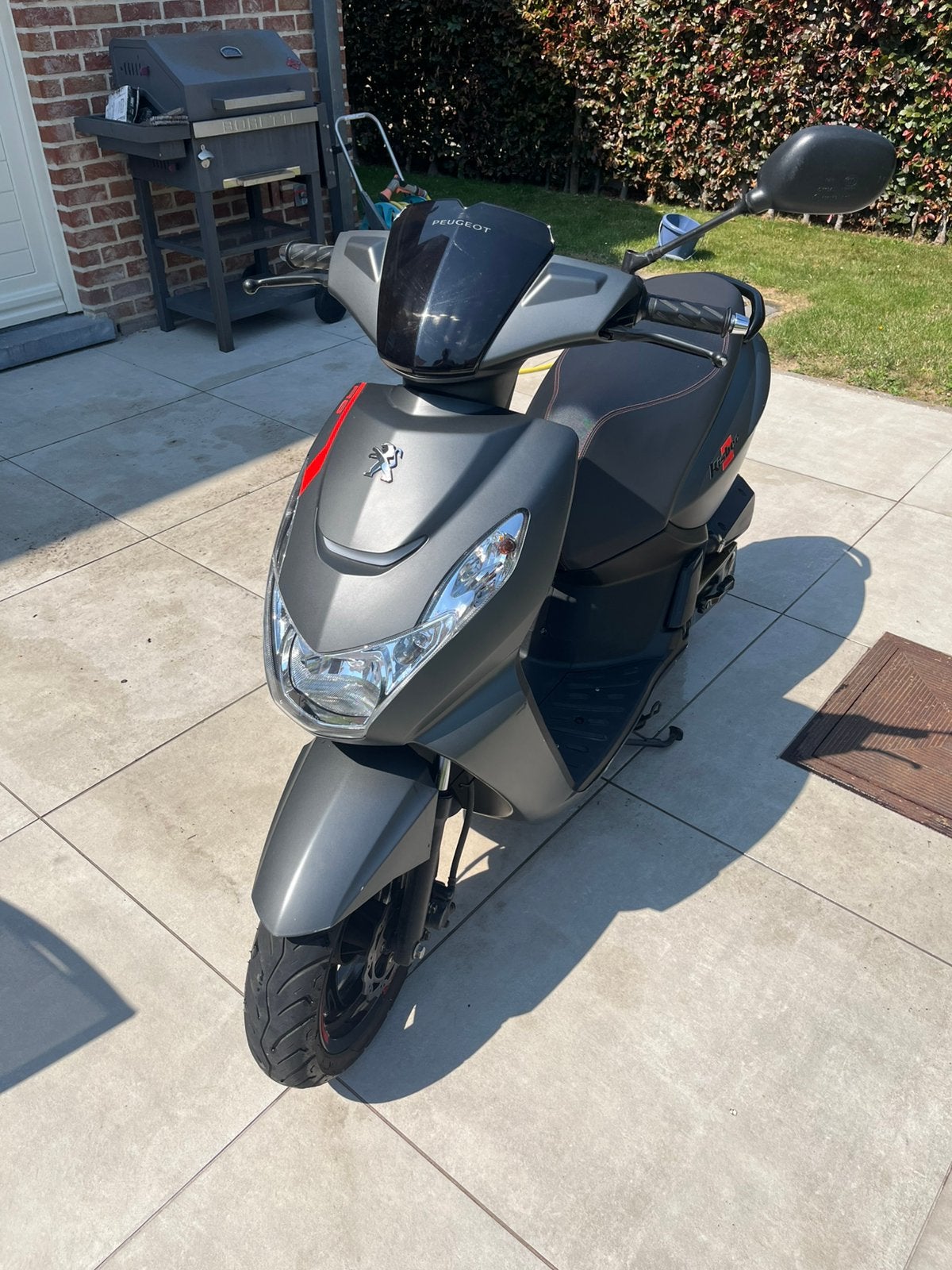 Peugeot kisbee rs 2019 B-klasse 50cc, Fietsen en Brommers, Ophalen, Overige modellen, 50 cc, Klasse B (45 km/u)