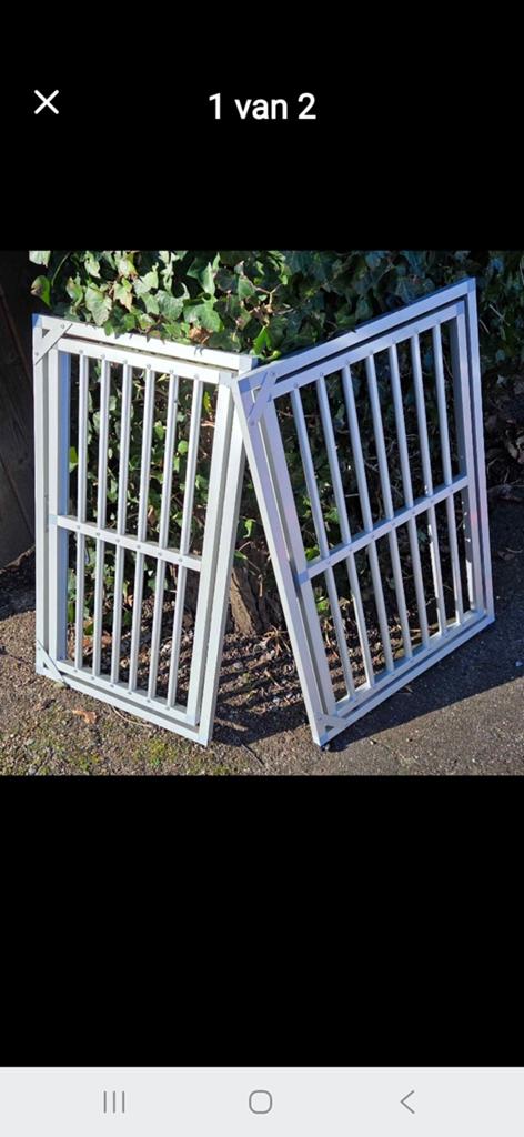 2 aluminium deurtjes, Animaux & Accessoires, Maisons pour chiens, 65 à 100 cm, Utilisé, Chenil chien, Enlèvement