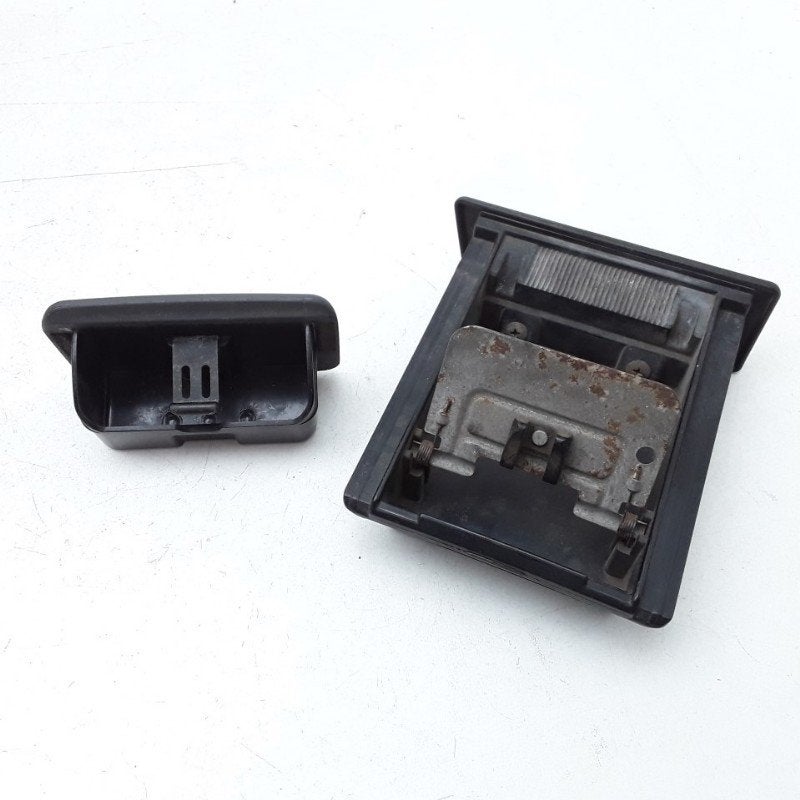 ASBAK VOOR Mitsubishi Space Wagon (N3 / N4), Gebruikt, Mitsubishi