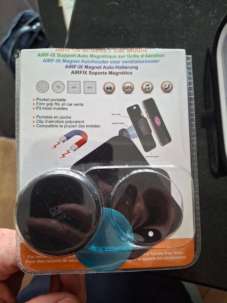 Voiture avec opérateur de téléphonie mobile, Enlèvement, Neuf