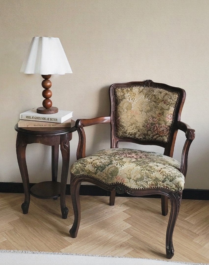 Prachtige antiek/vintage fauteuil met geborduurde zitting, Ophalen