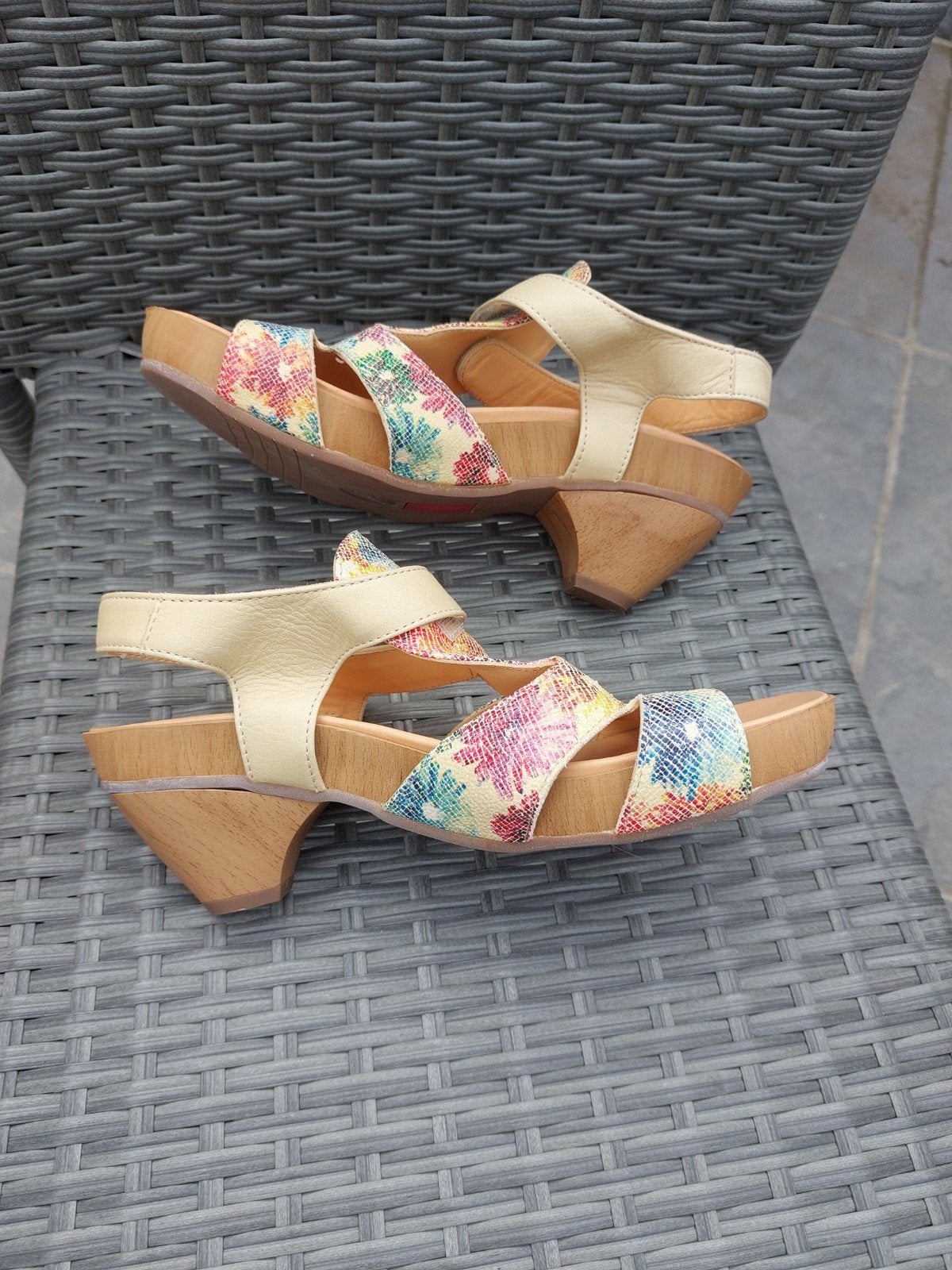 gloednieuwe sandalen 39, Ophalen of Verzenden