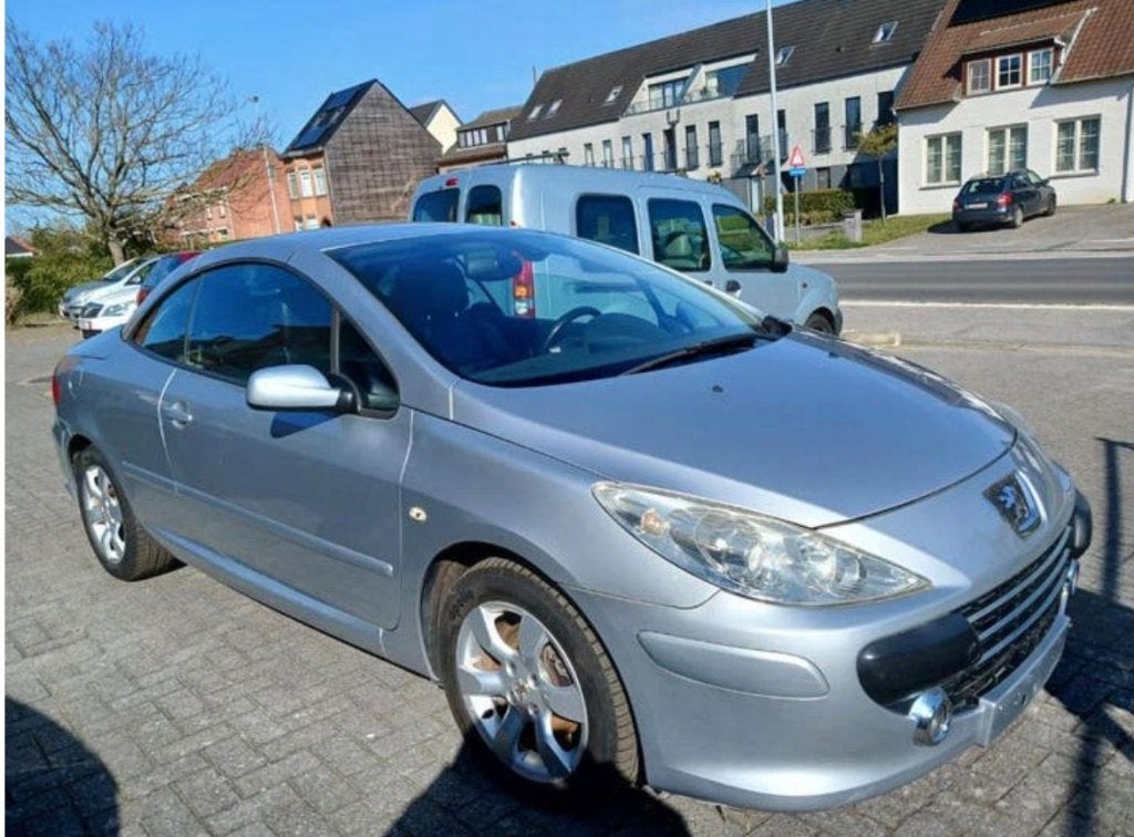 Peugeot 307 CC — Cabriolet 1.6 essence Bj 2006 154000 km, Autos, Peugeot, Cuir, Entreprise, Boîte manuelle, Noir