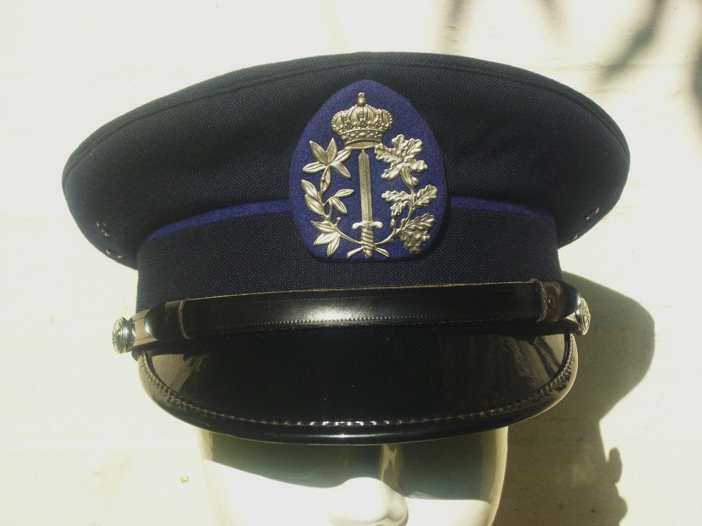 Casquette taille 57,5 police belge à macaron métallique 1970, Verzamelen, Ophalen of Verzenden, Overige soorten, Helm of Baret