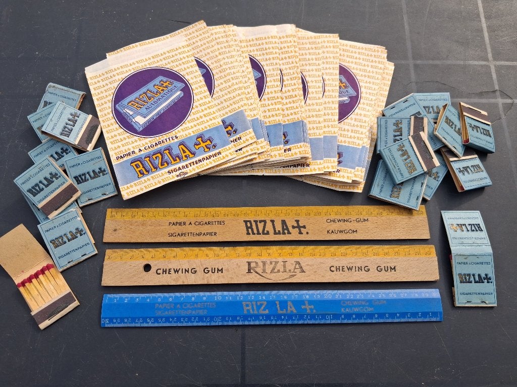 beau lot RIZLA, Collections, Articles de fumeurs, Briquets & Boîtes d'allumettes, Enlèvement ou Envoi, Comme neuf, Boite à tabac ou Emballage