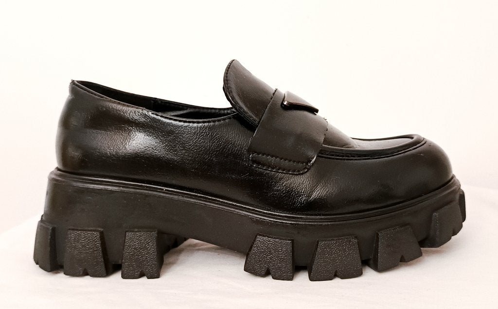 C'M Paris loafers. Size 36 (23cm), Kleding | Dames, Ophalen of Verzenden, Gedragen, C'M Paris, Instappers