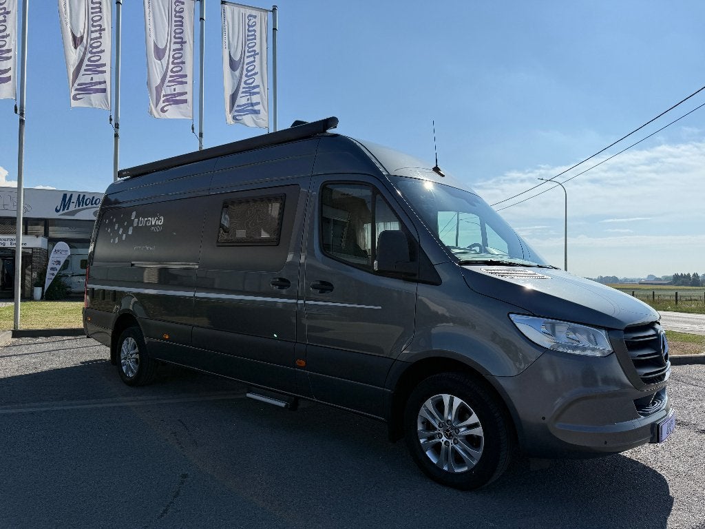 Bravia Mobil Swan 699 | Amper 14.000km | Mercedes 150pk Aut., Caravanes & Camping, Camping-cars, 6 à 7 mètres, Entreprise, Mercedes-Benz