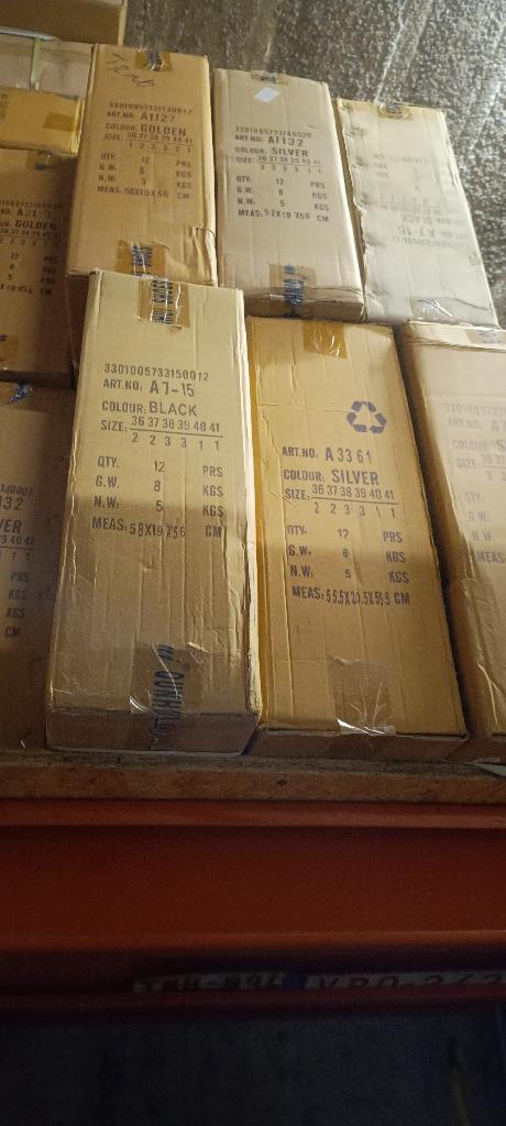 Lot damesschoenen 500 paar, Ophalen, Textiel