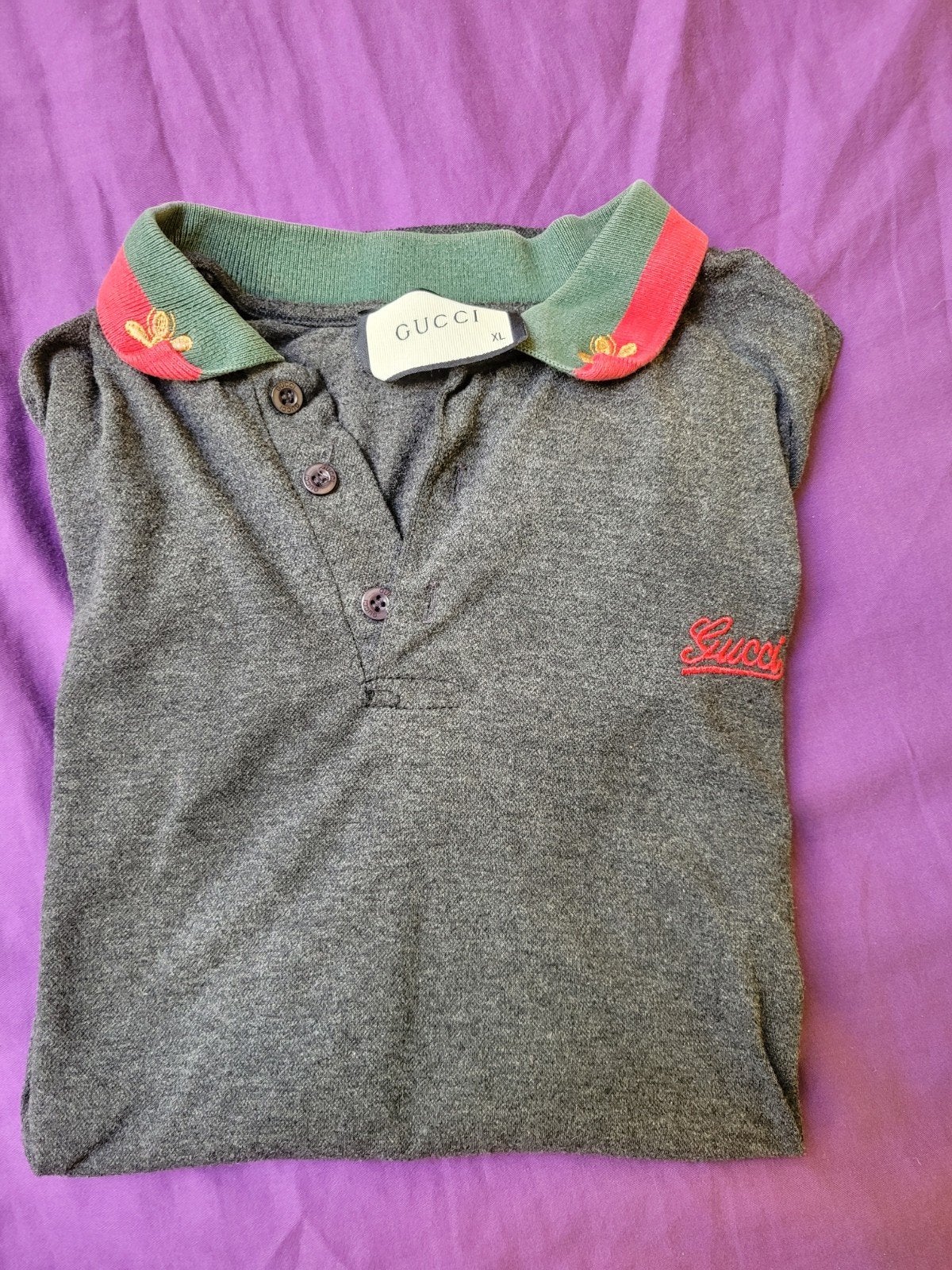 Polo gris à col vert/rouge pour homme - Taille XL (réplique), Enlèvement ou Envoi, Porté, Taille 56/58 (XL), Gris