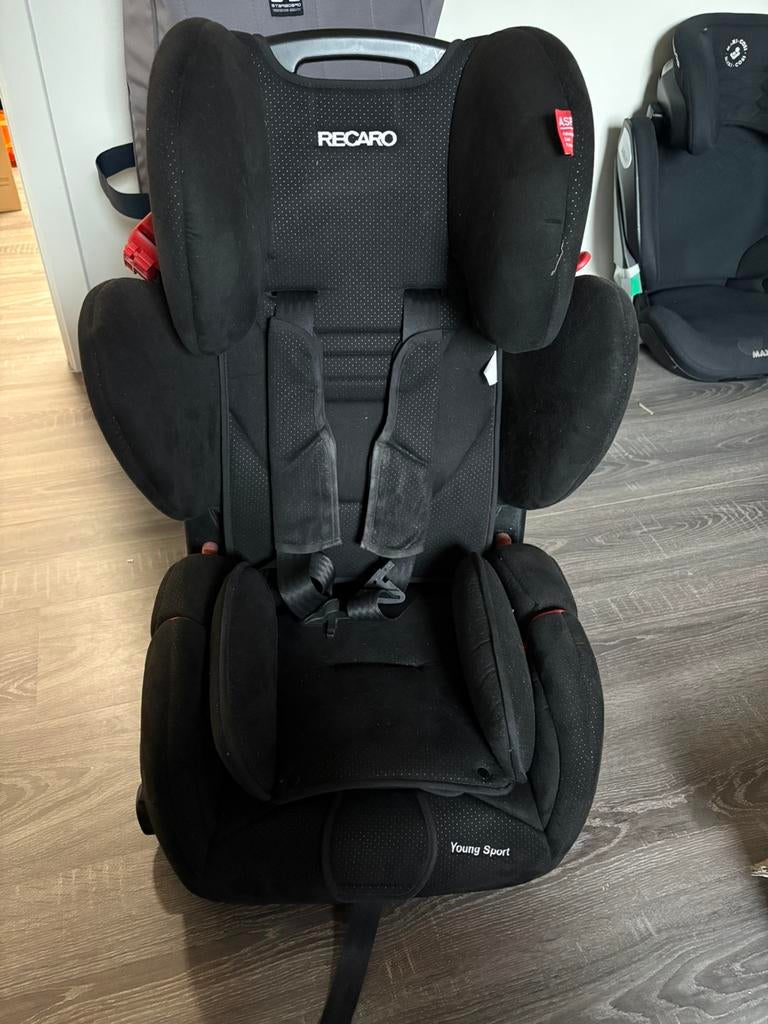 Recaro autostoel, Verstelbare rugleuning, Autogordel, Zo goed als nieuw, Ophalen