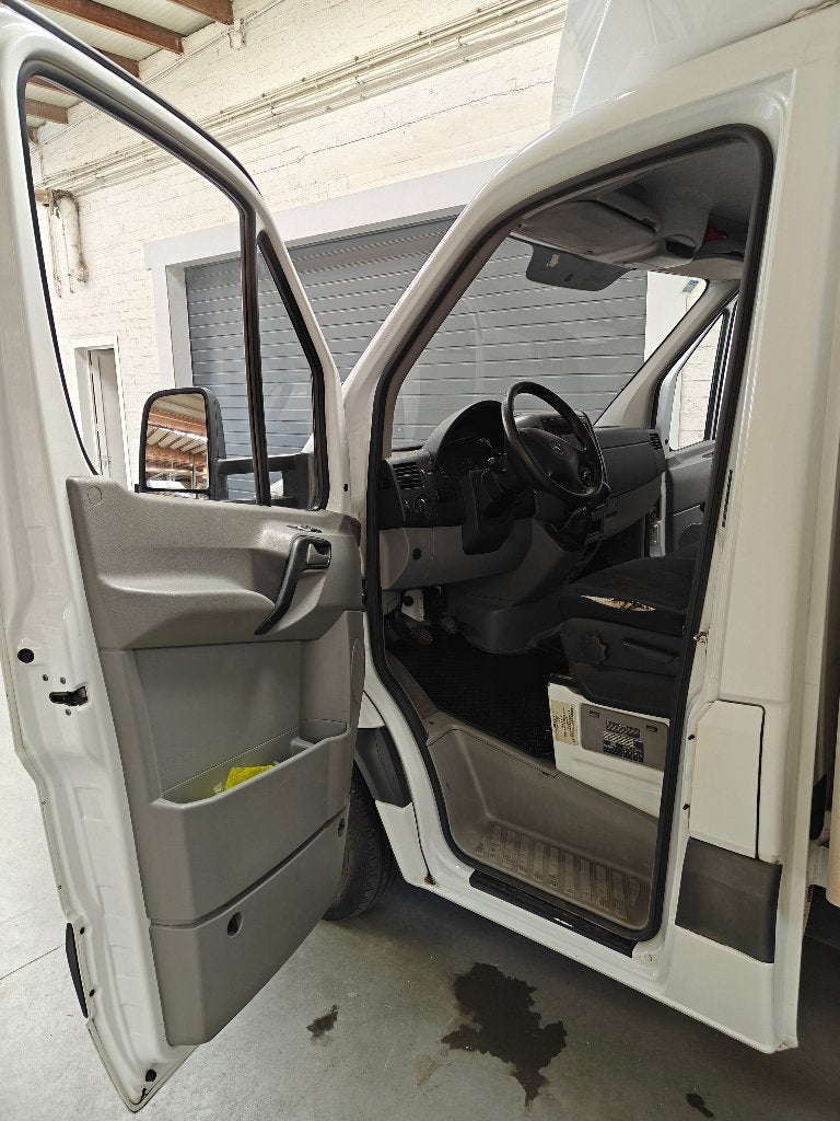 Bestelwagen te koop, Euro 5, Stof, Zwart, 2900 kg