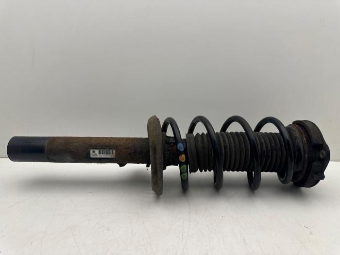 Amortisseur avant droit d'un Volkswagen Golf Plus, Autos : Pièces & Accessoires, Suspension & Châssis, Volkswagen, Utilisé, 3 mois de garantie