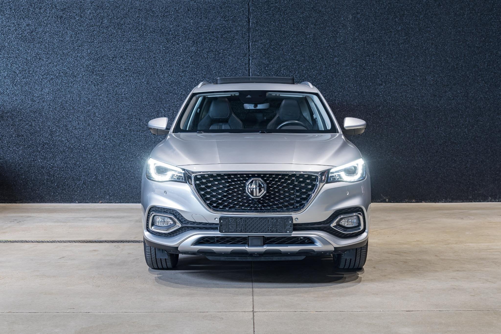 MG EHS 1.5T Luxury NAVI | CAMERA | CARPLAY | PANO DAK | LEDE, Stof, Gebruikt, 4 cilinders, 180 min