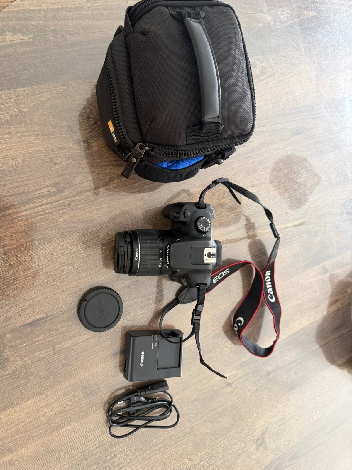 Canon eos 4000D, Audio, Tv en Foto, Ophalen of Verzenden, Zo goed als nieuw, Canon