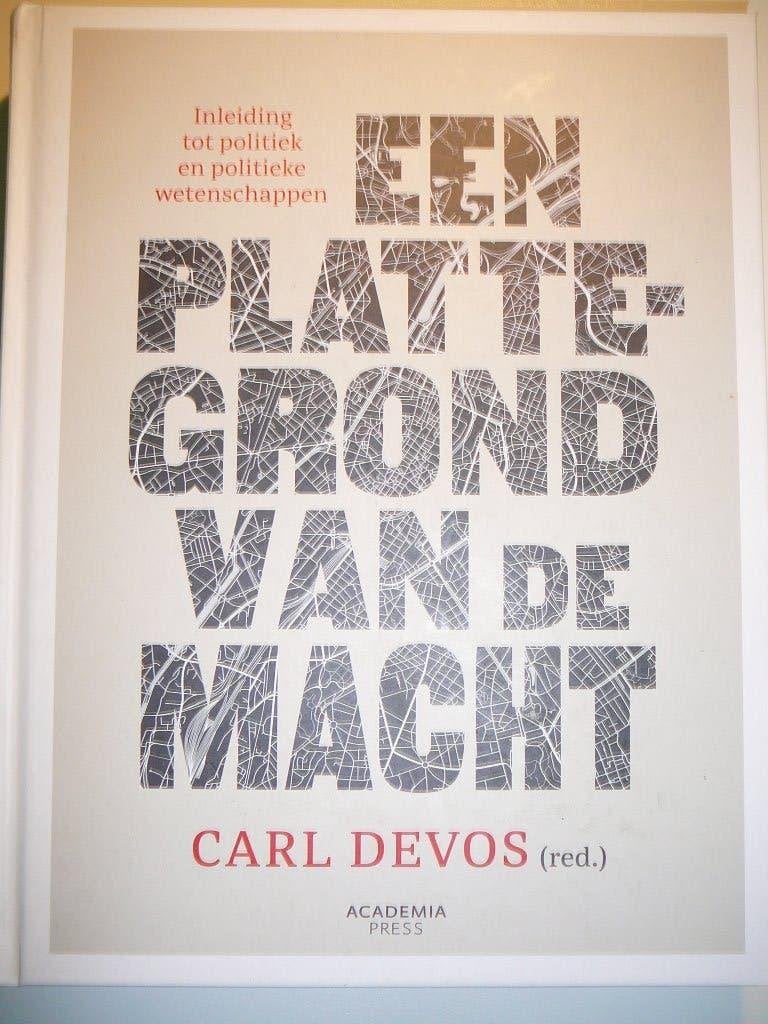 een plattegrond van de macht - Carl Devos, Boeken, Studieboeken en Cursussen, Ophalen of Verzenden, Zo goed als nieuw, Hoger Onderwijs