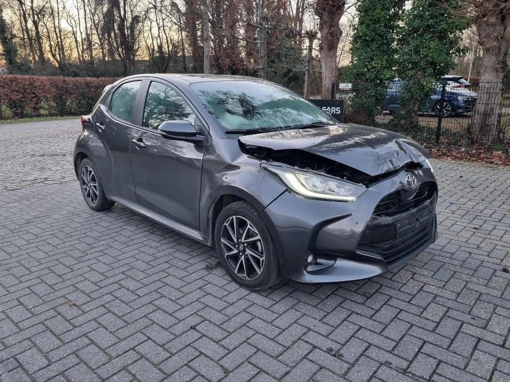 Toyota Yaris 1.5 l-VVT-i Led Airco 2024 *SCHADE*, Auto's, Voorwielaandrijving, Stof, 5 deurs, Particulier