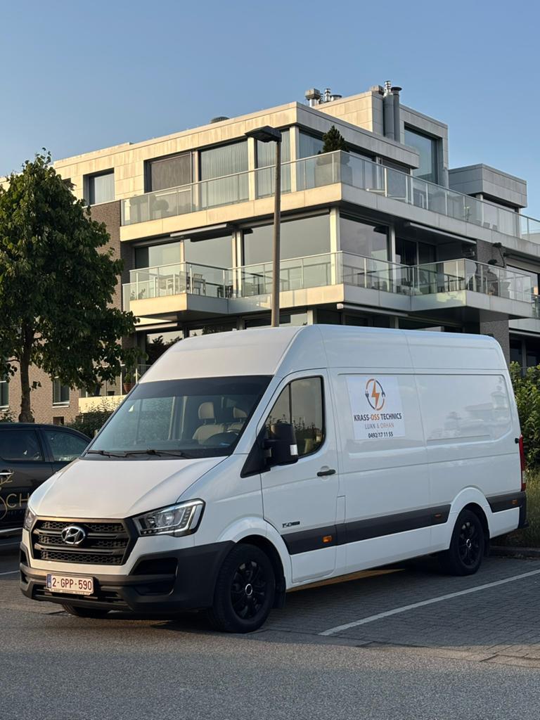 Hyundai H350 2.5 crdi, Auto's, Hyundai, Particulier, Overige modellen, Diesel, Achterwielaandrijving, Ophalen