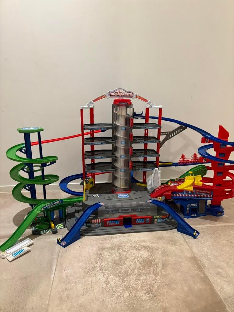 Autobaan / racebaan majorette / hot wheels, Kinderen en Baby's, Ophalen, Gebruikt, Racebaan, Overige merken