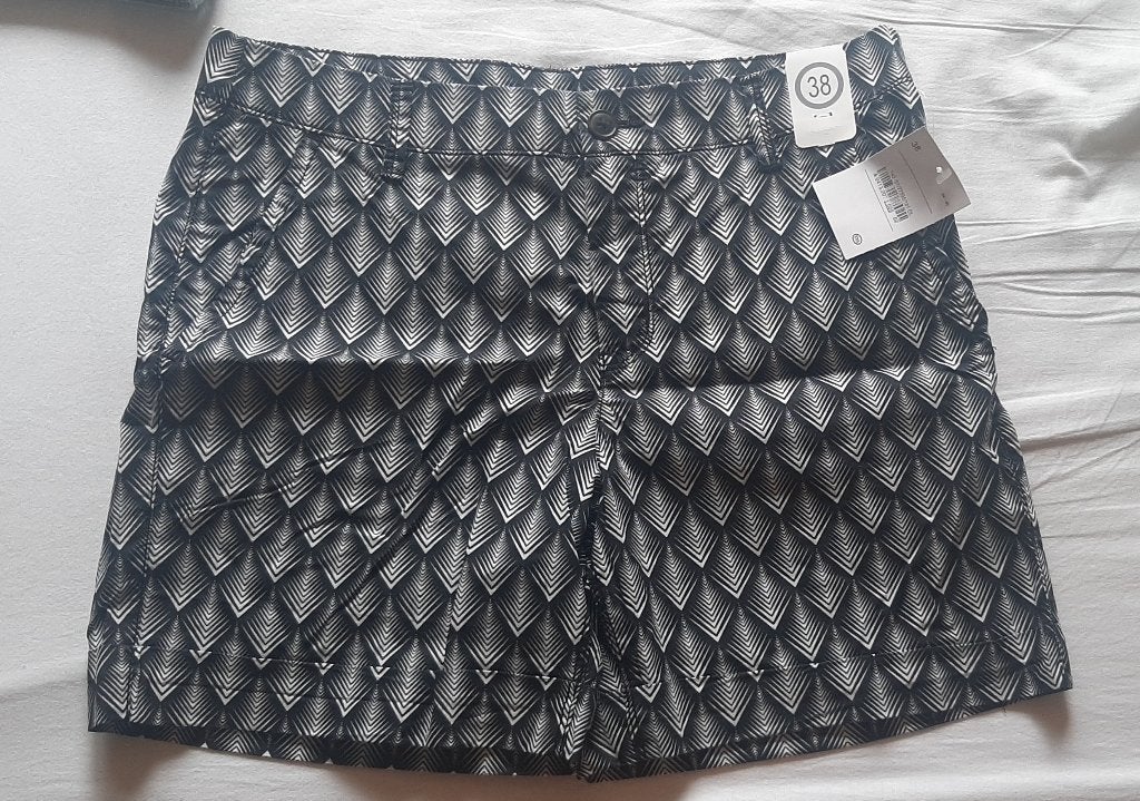 C&A short maat 38, Kleding | Dames, Broeken en Pantalons, Maat 38/40 (M), Kort, Verzenden, Zwart
