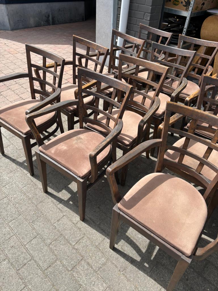 32 chaises restaurant/horeca, Articles professionnels, Enlèvement, Utilisé, Mobilier