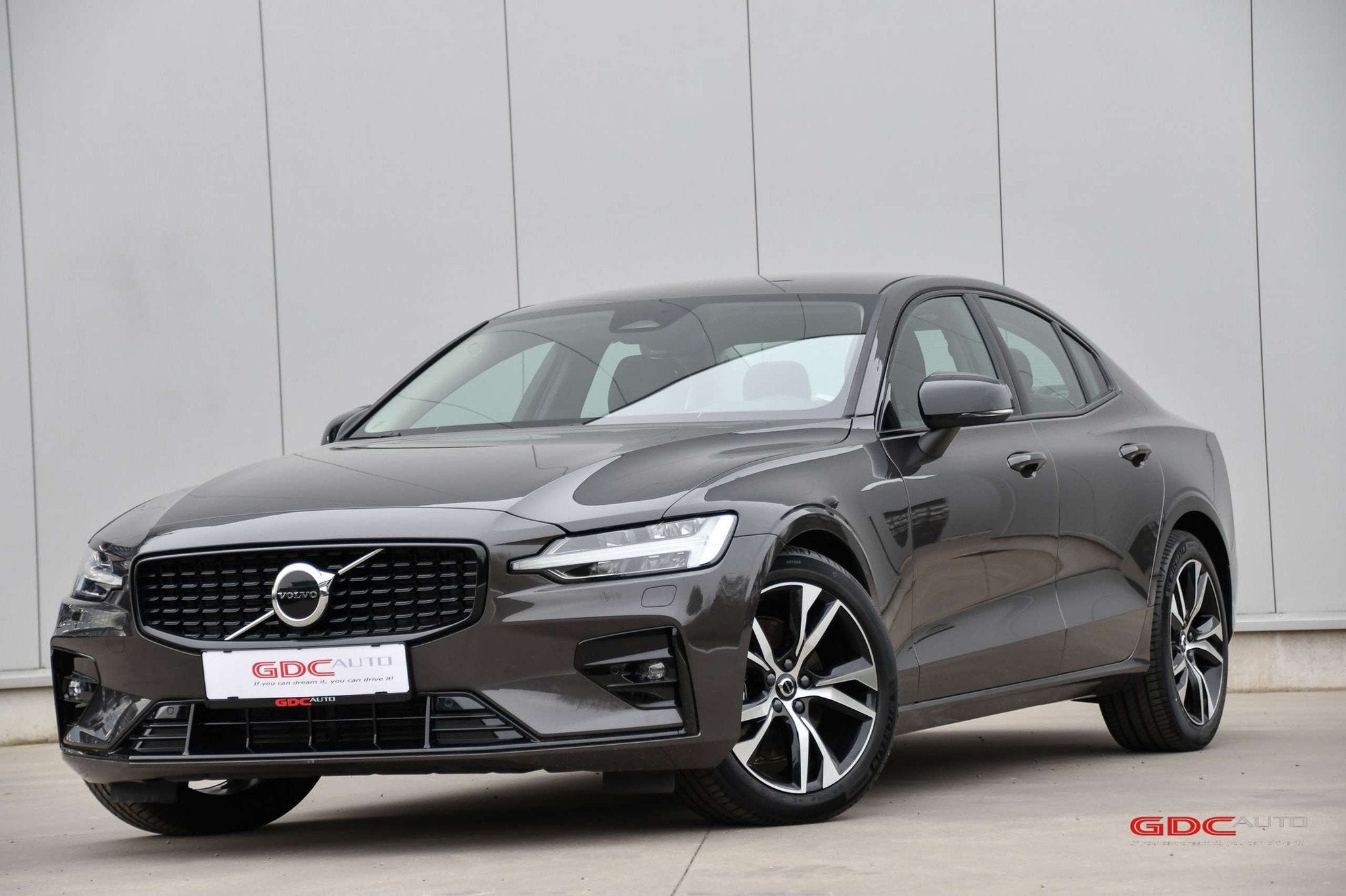 Volvo S60 B4 l Plus Bright l Comfortzetels l Zetelverwarming, Autos, Cuir, Argent ou Gris, 139 g/km, Entreprise