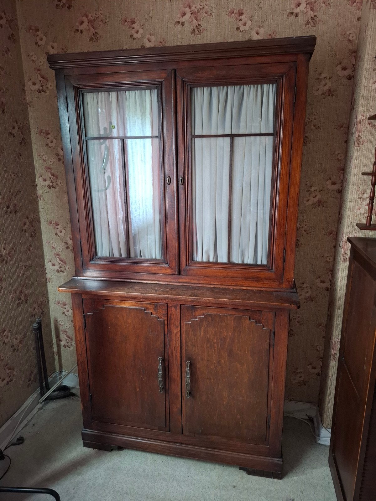 Ancien buffet-vaisselier vitré en bois – début XXe siècle, Inconnu, Inconnu, Enlèvement, Inconnu