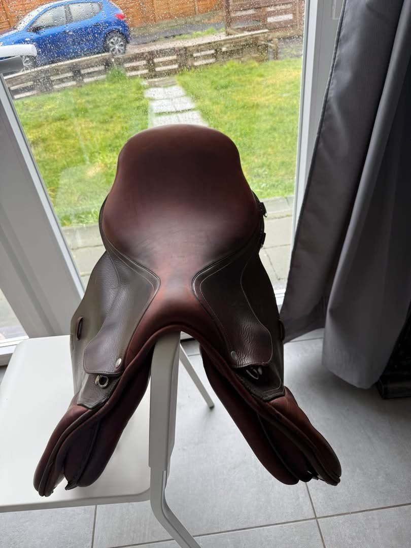Selle Duprey Sellier, Dieren en Toebehoren, L (17.5 inch), Dressuur, Wijd, Overige merken