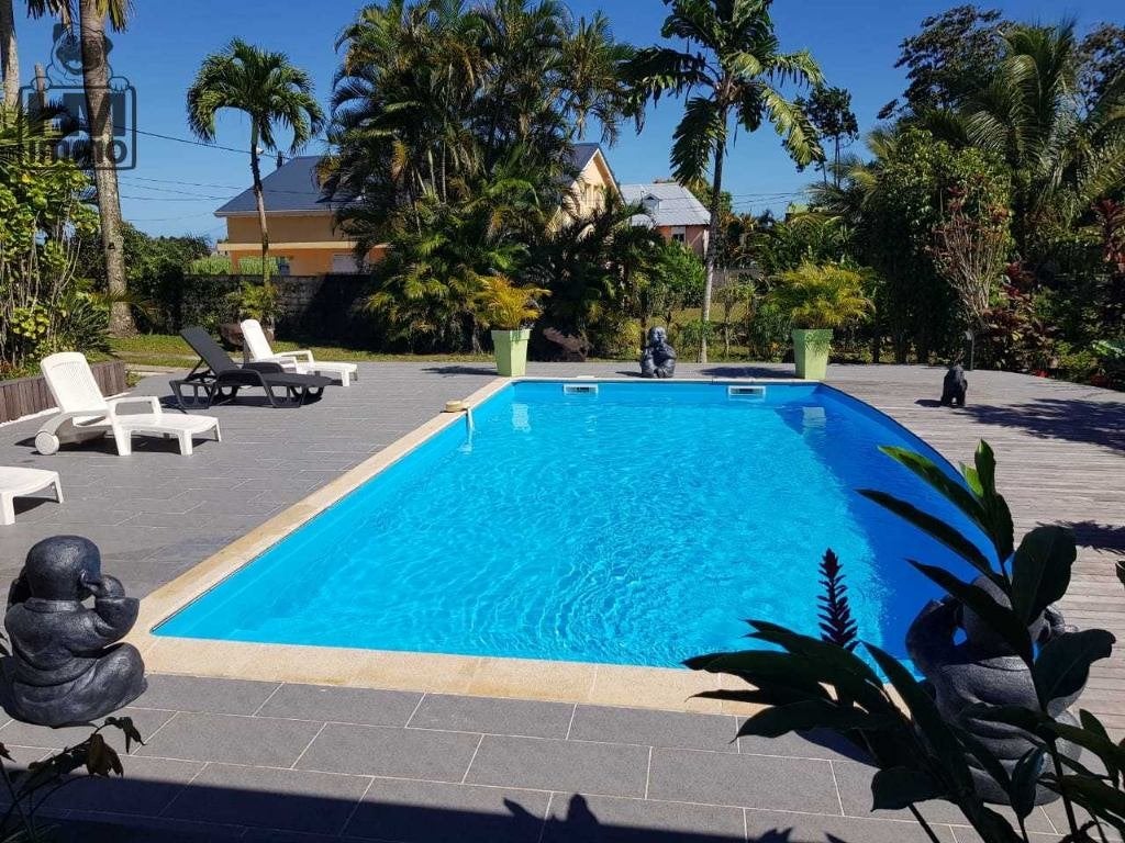 TE KOOP IN GUADELOUPE, BASSE-TERRE: TOERISTISCHE GÎTES, 320 m², Overige soorten, 12 kamers, Overig Europa