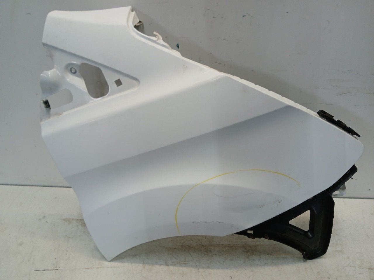 Spatbord rechts voor Ford Transit, Onderdelen@venauto.nl, Van der Ven Autorecycling B.V., Gebruikt, Ettenseweg 76, 4706 PB Roosendaal, The Netherlands