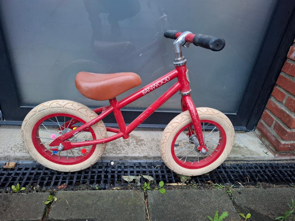 Banwood 12 inch loopfietsje, Ophalen