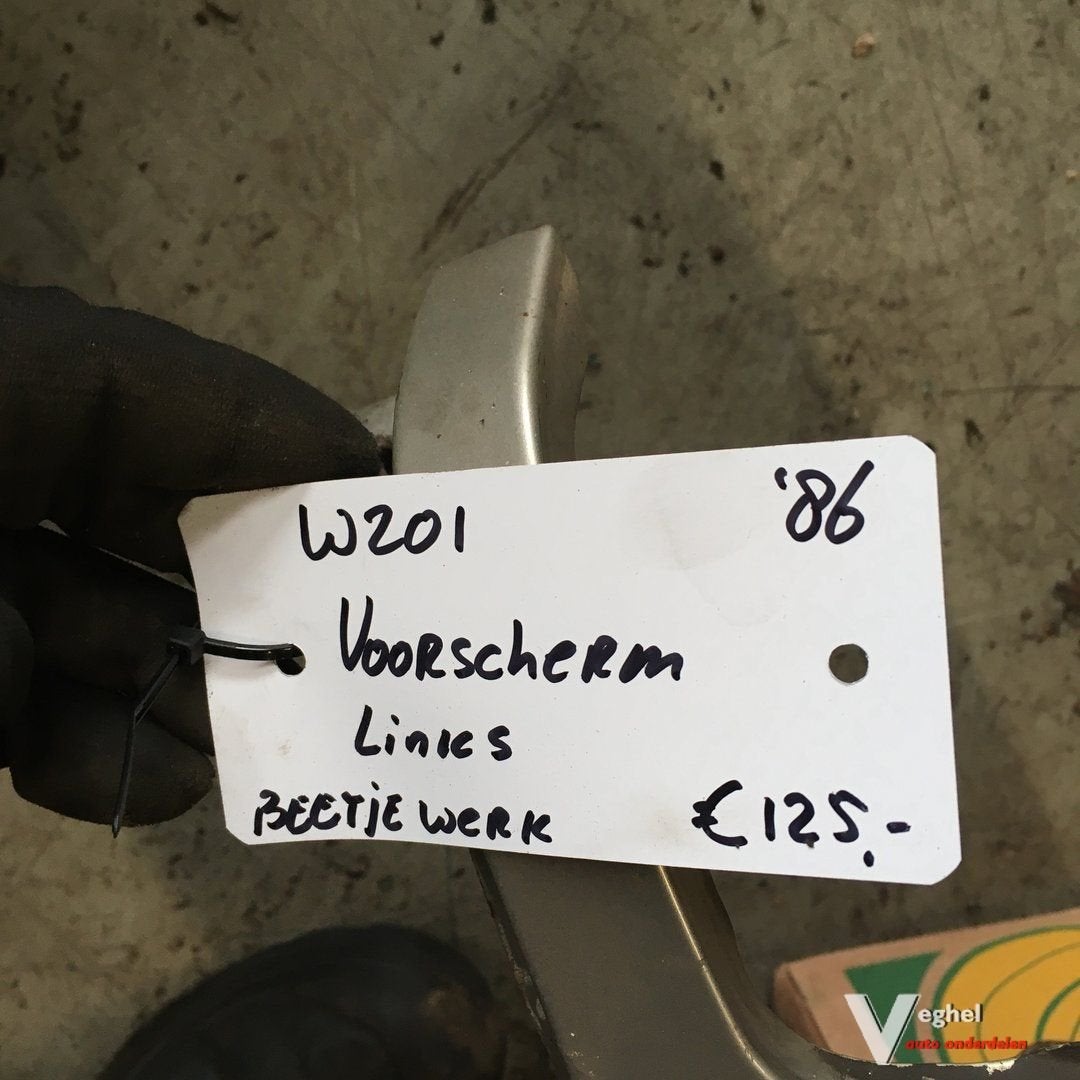 Mercedes W201  1986  Voorscherm Linksvoor beetje werk, -, Garde-boue, Utilisé, -