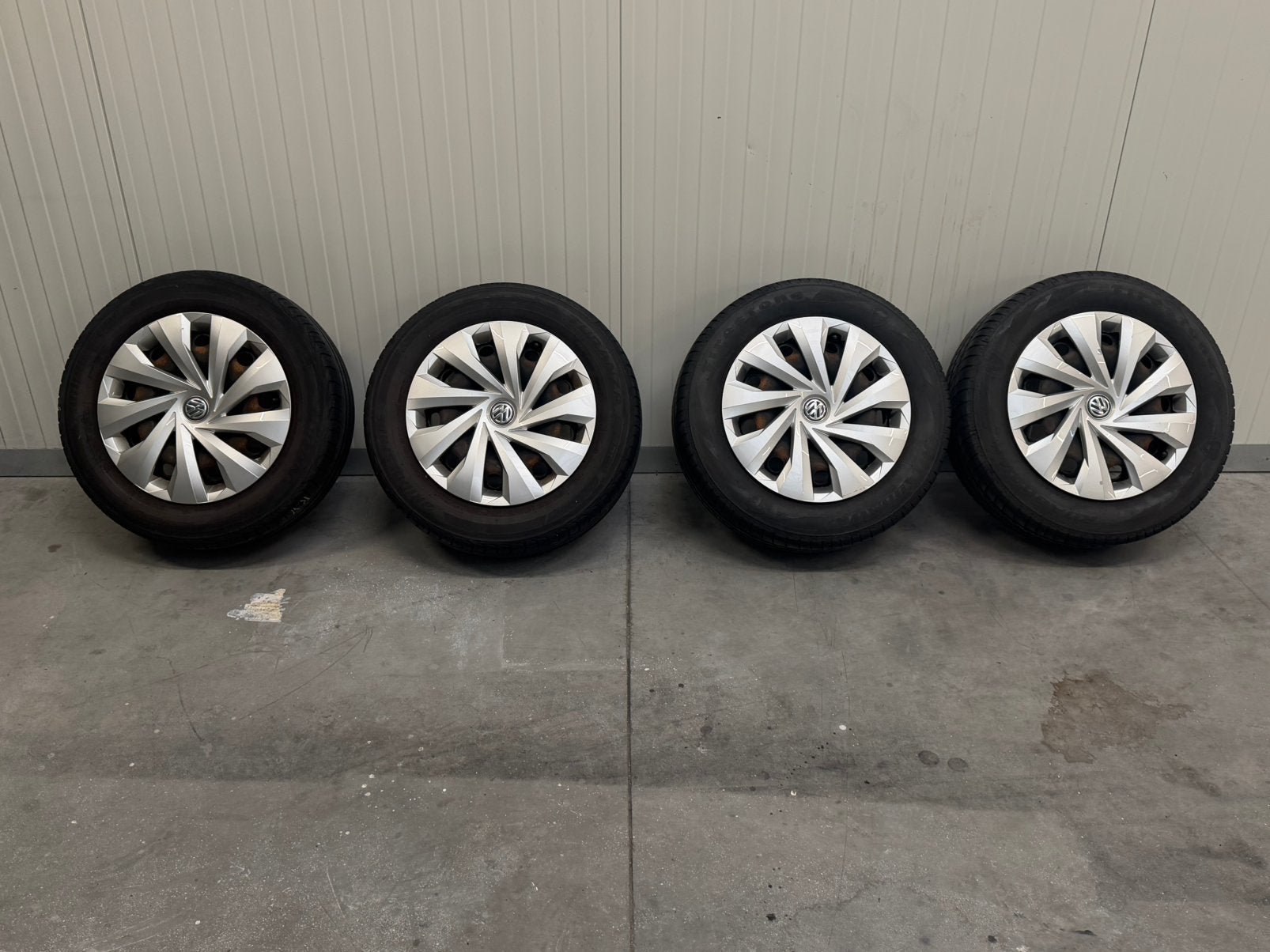 VOLKSWAGEN POLO VELGEN + BANDEN, Auto-onderdelen, Ophalen, 15 inch, Banden en Velgen, Nieuw