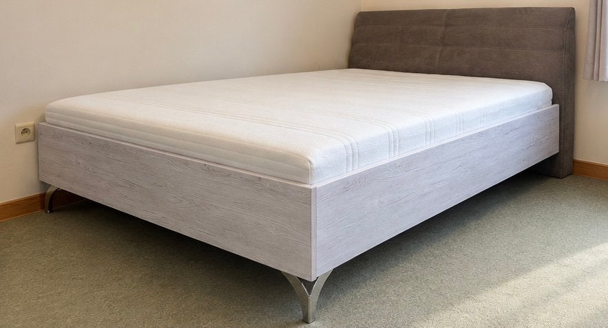 Bedframe en matras 1m20 prenuptia, Huis en Inrichting, Ophalen, Zo goed als nieuw