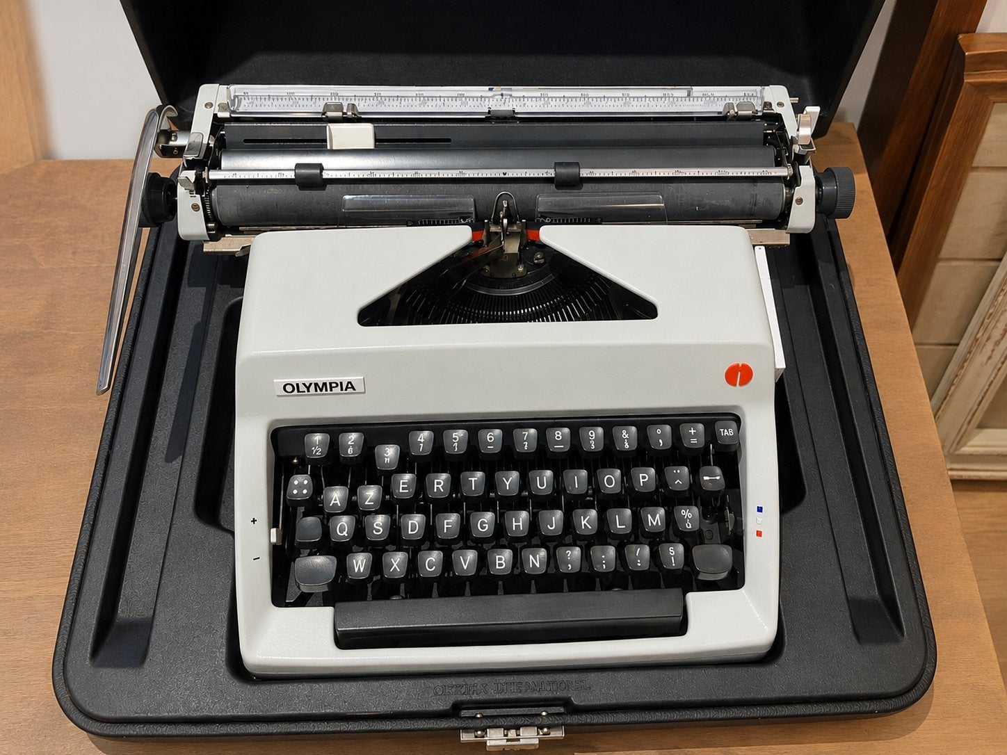 Vintage olympia typmachine in originele koffer, Ophalen, Zo goed als nieuw