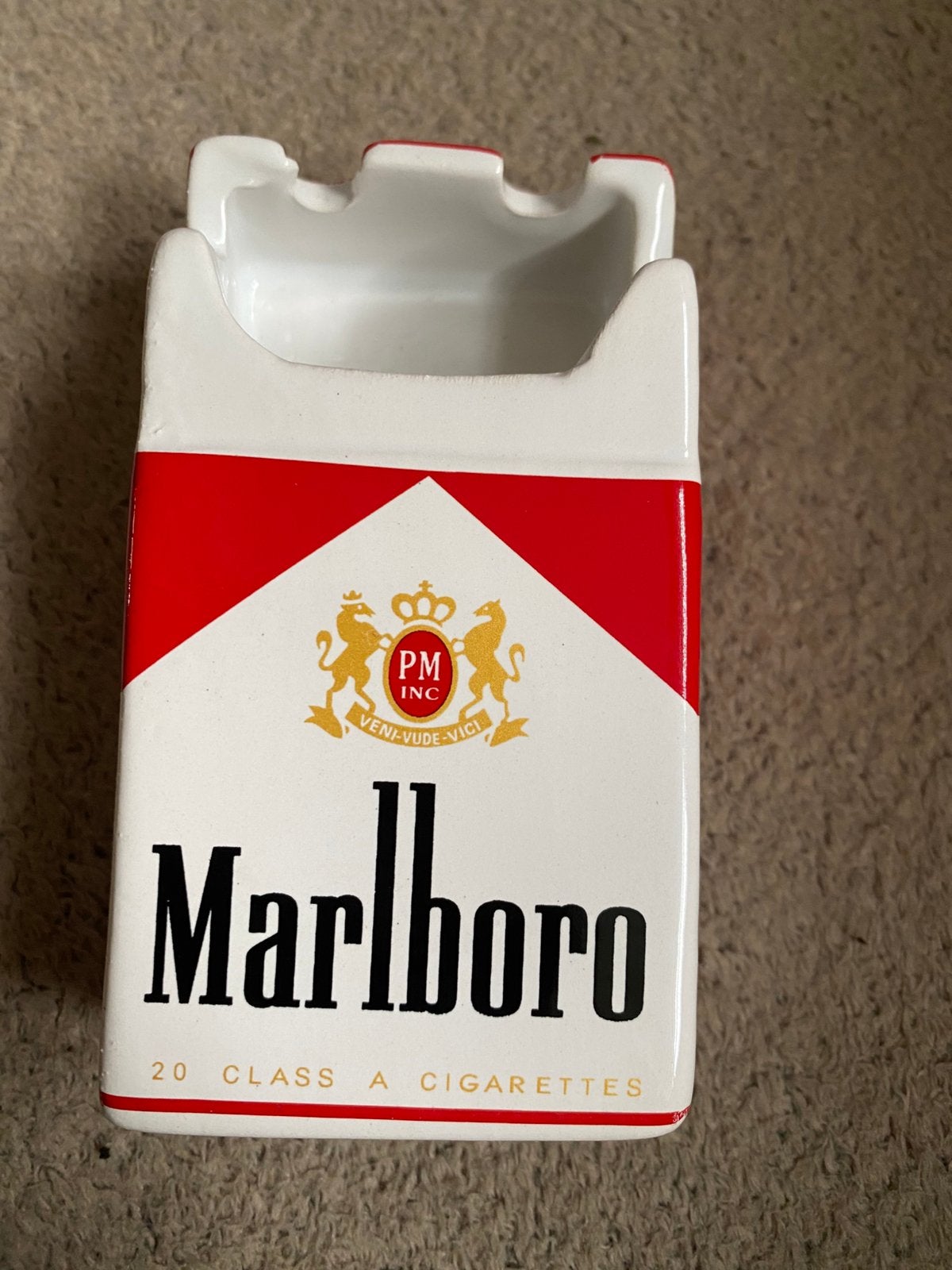 Ancien cendrier forme paquet cigarettes malboro, Collections, Enlèvement ou Envoi, Comme neuf
