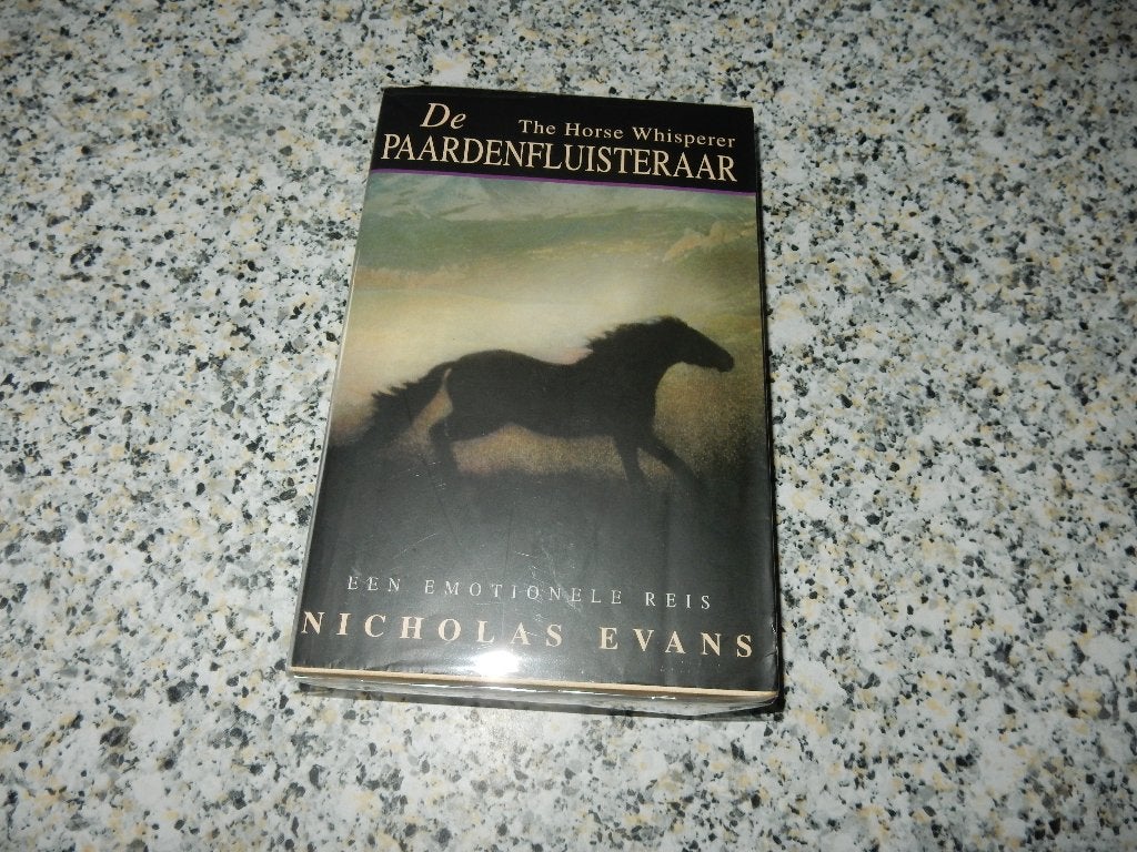 nr.242 - Roman: De paardenfluisteraar - Nicholas Evans, Ophalen of Verzenden