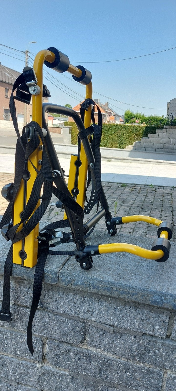 Porte-vélos sur hayon / coffre – 2 vélos – Bon état, Autos : Divers, Porte-vélos, Enlèvement