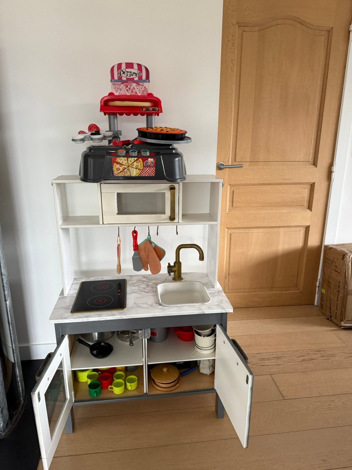 Keukentje ikea met materiaal en pizza oven, Ophalen, Gebruikt