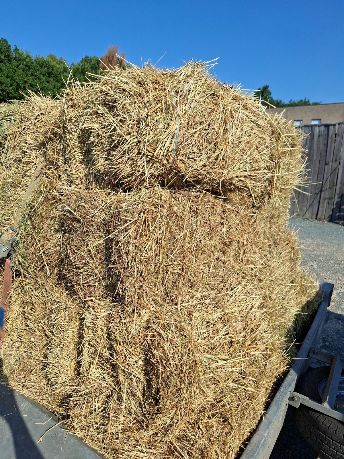 hooi kleine pakken balen, Ophalen