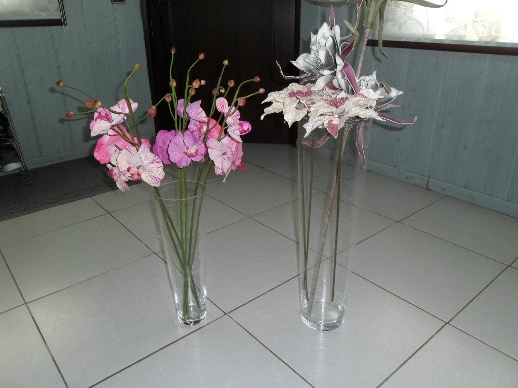 2 glazen vazen met kunstbloemen, Ophalen, Zo goed als nieuw