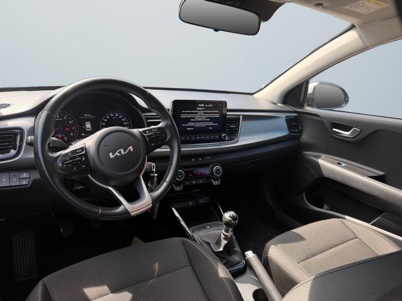 Kia Rio Rio | 1.2 essence 83 cv | GPS | Camera | Clim | CarP, Parkeersensor, Bedrijf, Handgeschakeld, 5 deurs