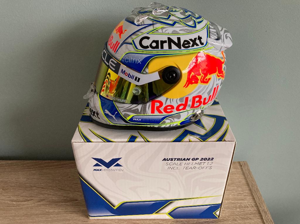 Max Verstappen 1:2 helm Oostenrijk GP 2022 Red Bull Racing, Verzamelen, Ophalen of Verzenden, Nieuw, Formule 1